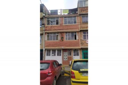 Casa En Venta En Bogota En La Andrea V61377, 212 mt2, 7 habitaciones