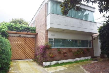 Casa En Venta En Bogota En Niza Norte V75407, 240 mt2, 2 habitaciones