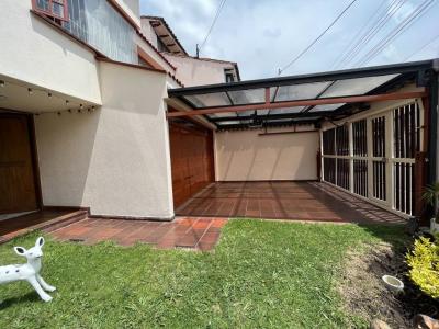 Casa En Venta En Bogota En Batan V75456, 222 mt2, 3 habitaciones