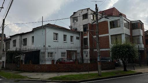 Venta De Casas En Bogota, 440 mt2, 15 habitaciones