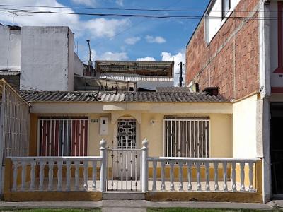 Venta De Casas En Bogota, 120 mt2, 4 habitaciones