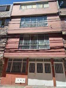 Venta De Casas En Bogota, 223 mt2, 8 habitaciones