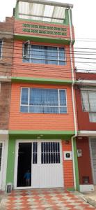 Venta De Casas En Bogota, 215 mt2, 5 habitaciones