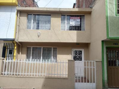 Venta De Casas En Bogota, 130 mt2, 4 habitaciones
