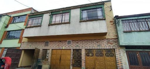 Venta De Casas En Bogota, 319 mt2, 4 habitaciones