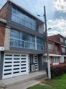 VENTA CASA 3 PISOS EN EL QUIRIGUA MODERNA 220 METROS, 220 mt2, 3 habitaciones