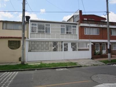 Casa En Venta En Bogota V8932, 160 mt2, 5 habitaciones