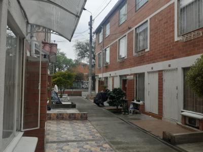 Casa En Venta En Bogota En Prados De Kennedy V45925, 60 mt2, 3 habitaciones