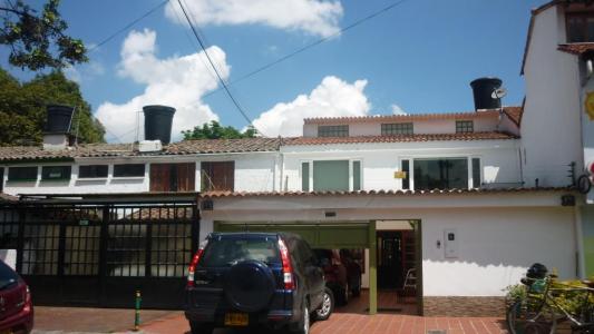 Casa En Venta En Bogota En Modelia V61652, 240 mt2, 4 habitaciones