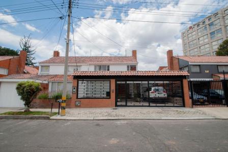 Casa En Venta En Bogota En Santa Ana Occidental Usaquen V61689, 180 mt2, 3 habitaciones