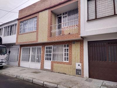 Casa En Venta En Bogota En Castilla V72120, 252 mt2, 5 habitaciones