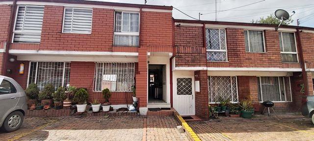 Casa En Venta En Bogota En Castilla V22851, 120 mt2, 3 habitaciones