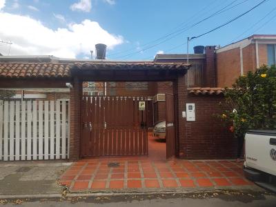 Casa En Venta En Bogota V30751, 192 mt2, 4 habitaciones