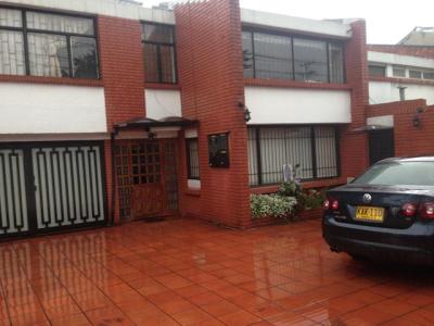 Casa En Venta En Bogota V30819, 450 mt2, 4 habitaciones