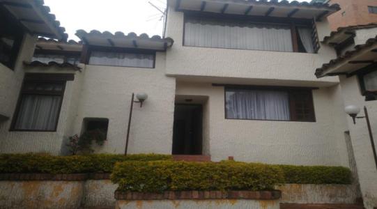 Casa En Venta En Bogota En Alhambra V98970, 222 mt2, 3 habitaciones