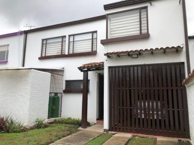 Casa En Venta En Bogota En Las Villas V99176, 212 mt2, 5 habitaciones