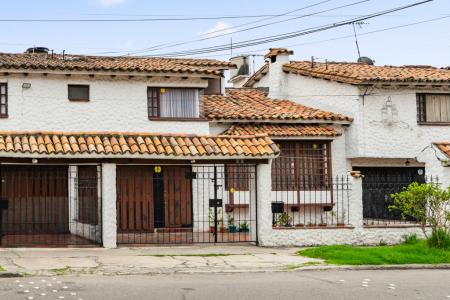 Casa En Venta En Bogota En Batan V115096, 208 mt2, 3 habitaciones