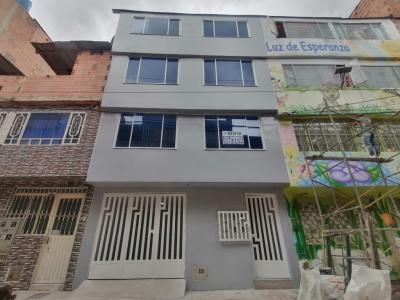 Casa En Venta En Bogota En Dindalito V118037, 288 mt2, 14 habitaciones