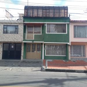 Casa En Venta En Bogota V135036, 208 mt2, 5 habitaciones