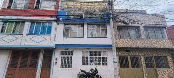 Casa En Venta En Bogota V140336, 225 mt2, 9 habitaciones