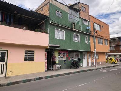 Casa En Venta En Bogota En La Granja V151073, 256 mt2, 10 habitaciones