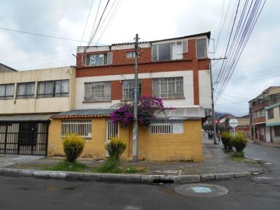 Casa En Venta En Bogota En El Recuerdo Teusaquillo V154365, 248 mt2, 6 habitaciones