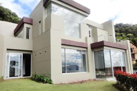 Venta De Casas En Bogota, 525 mt2, 4 habitaciones
