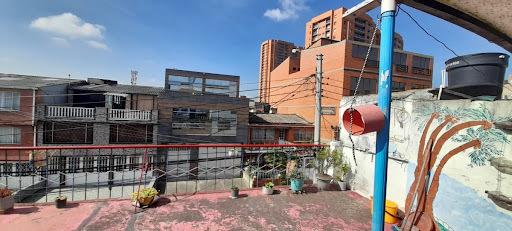 Venta De Casas En Bogota, 130 mt2, 8 habitaciones