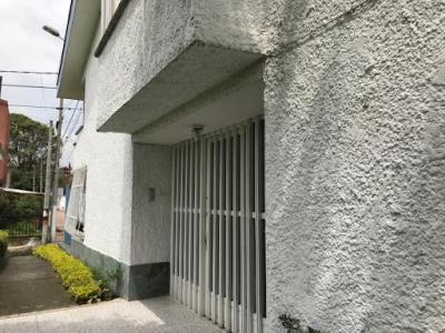Venta De Casas En Bogota, 374 mt2, 4 habitaciones