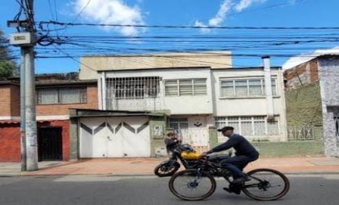 Venta De Casas En Bogota, 266 mt2, 4 habitaciones
