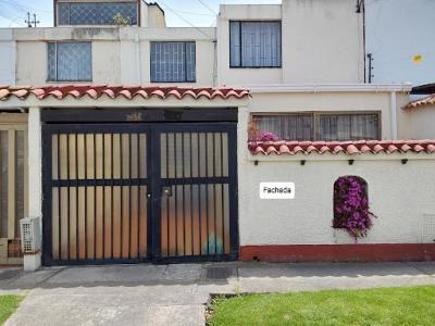 Venta De Casas En Bogota, 140 mt2, 3 habitaciones
