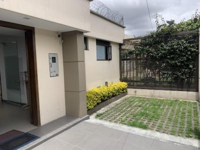 Venta De Casas En Bogota, 387 mt2, 1 habitaciones