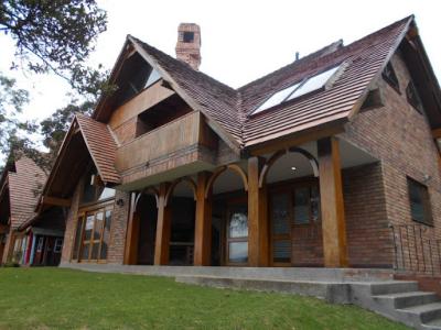Venta De Casas En Bogota, 378 mt2, 5 habitaciones