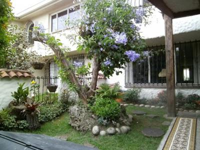 Venta De Casas En Bogota, 261 mt2, 3 habitaciones