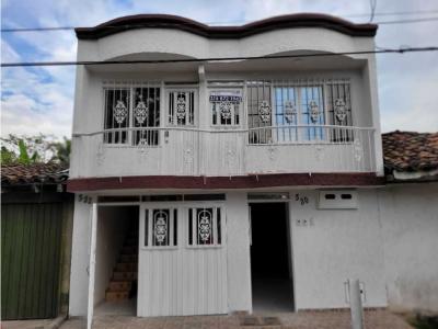 Vendo casa en Buga barrio La Merced, 150 mt2, 6 habitaciones