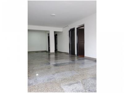 Se vende Casa en Barcelona Quindío , 324 mt2, 8 habitaciones