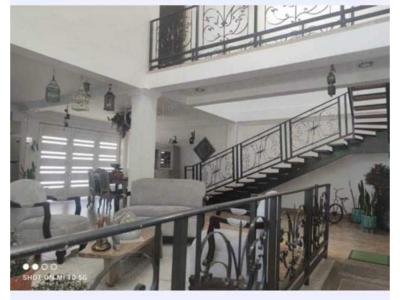 Se vende casa en Calarcá, 6 habitaciones