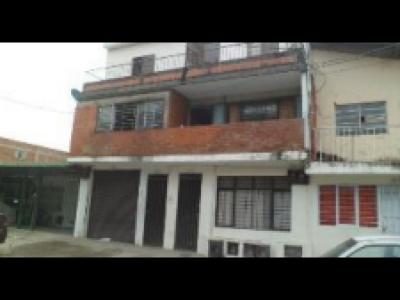 Venta de Casa Multifamiliar en Villa Colombia, Norte de Cali 8113., 656 mt2, 12 habitaciones