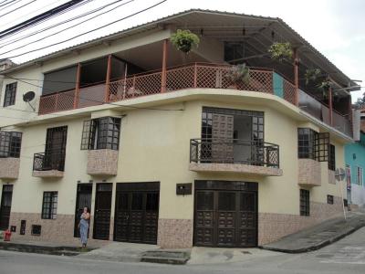 Casa En Venta En Cali En Libertadores V55174, 460 mt2, 11 habitaciones