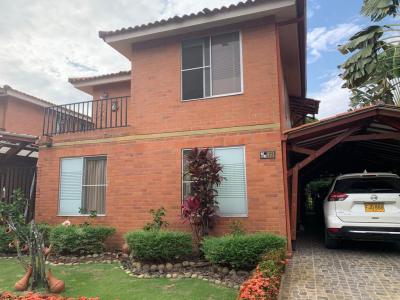 Casa En Venta En Cali V8147, 400 mt2, 5 habitaciones