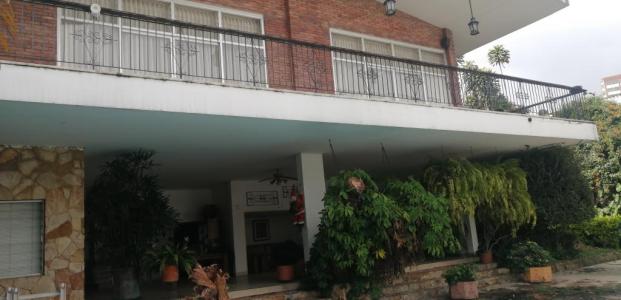 Casa En Venta En Cali V11130, 670 mt2, 5 habitaciones