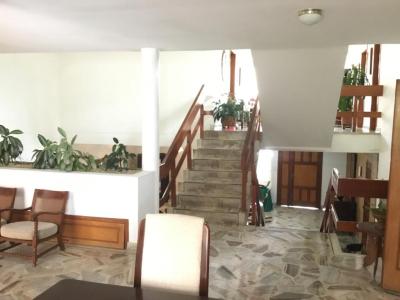 Casa En Venta En Cali En Santa Teresita V11229, 591 mt2, 3 habitaciones