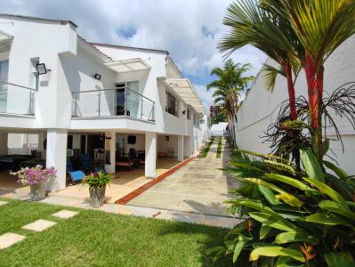 Casa En Venta En Cali En Pance V14570, 600 mt2, 6 habitaciones