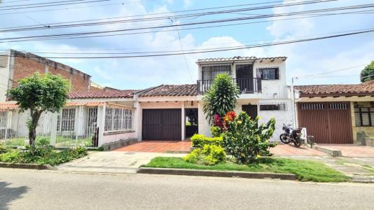 Casa En Venta En Cali V14963, 210 mt2, 5 habitaciones