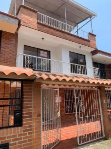 Casa En Venta En Cali En Ciudad Real V15146, 225 mt2, 6 habitaciones