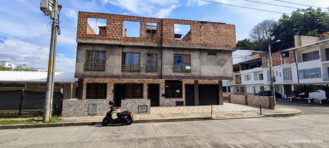 Casa En Venta En Cali En Caney V15322, 330 mt2, 8 habitaciones