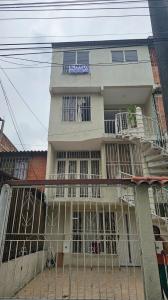 Casa En Venta En Cali En Villa Del Prado V115638, 240 mt2, 7 habitaciones