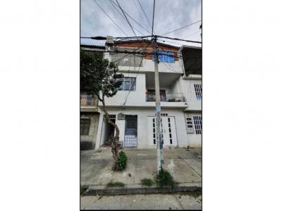 Vendo casa en el sur de cali barrio Guayaquil 3 pisos independientes, 438 mt2, 12 habitaciones