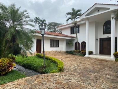Vendo Preciosa casa en Pance- Valle del Cauca, 550 mt2, 4 habitaciones