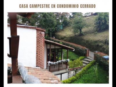 CASA CAMPESTRE EN CONDOMINIO EN CIRCASIA, 300 mt2, 6 habitaciones